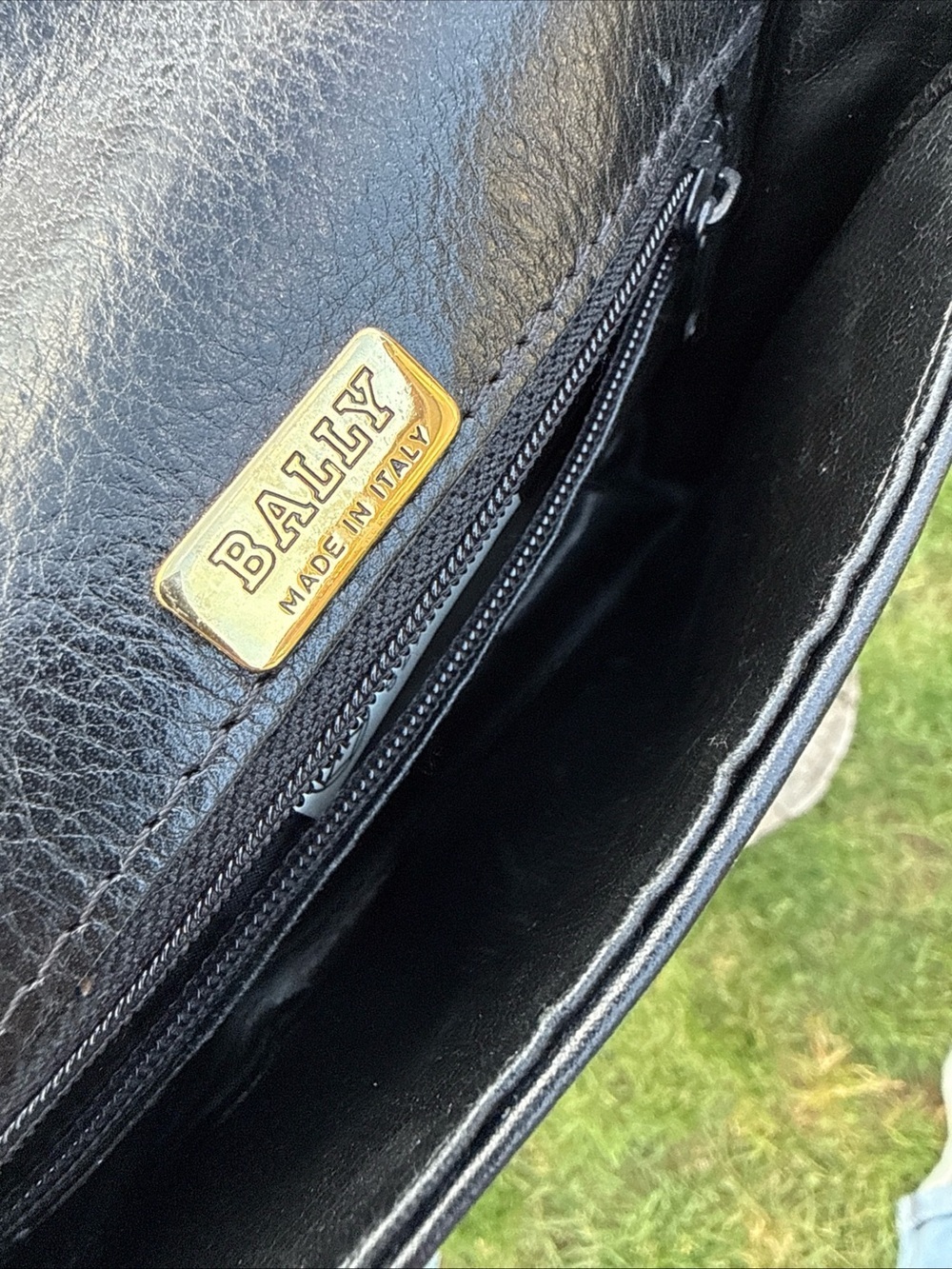Vtg Bally Woven Leather Shoulder Bag in black- Classic Women's Handbag - Picture 7 of 16
